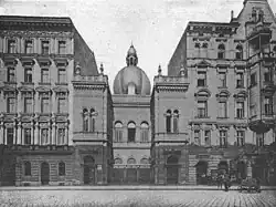 Pohlednice Leopoldsgasse s „Polskou školou“ z roku 1899