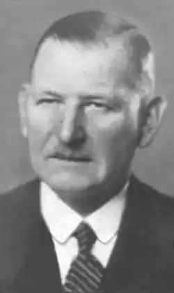 Václav Turek na senátorské průkazové fotografii (rok 1935)