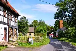 Václavice - vlevo část hrázděného domu, vpravo stará hasičárna