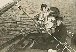 Constantin Grünberg purjehtimassa tyttärensä kanssa, 1930-1940