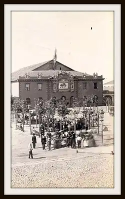 Valparaíso, primer teatro de la Victoria (actual plaza Simón Bolivar), 1864
