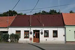 Obecní úřad u silnice