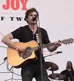 Vance Joy v roce 2018