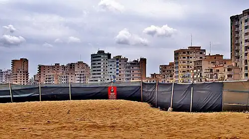 Plot oddělující Varošu od volně přístupné Famagusta Bay
