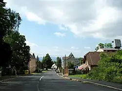 Varvažov – pohled od železničního přejezdu v Telnici