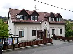 Obecní úřad a knihovna