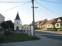 Náves s kaplí svaté Anny