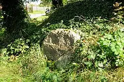 Velečín, smírčí kříž.JPG