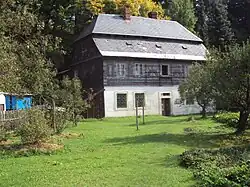 Budova fary ve Velenicích čp. 1