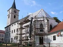 Zrušený velešínský kostel sv. Filipa a Jakuba.