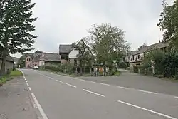 Křižovatka u domu čp. 25