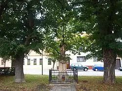 Velká nad Veličkou, socha sv. Jana Nepomuckého (1).JPG