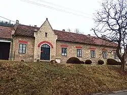 Velké Opatovice, bývalá panská myslivna.jpg