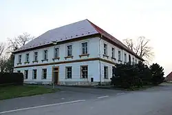 Velké Všelisy, zámek (3).jpg