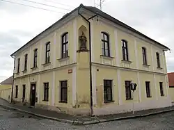 Velvary, děkanství.jpg