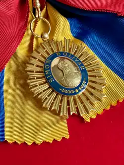 Insignie řádu ve třídě velkokříže, přední strana