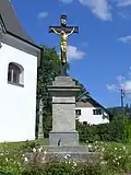 Vernířovice - kříž u kostela.jpg