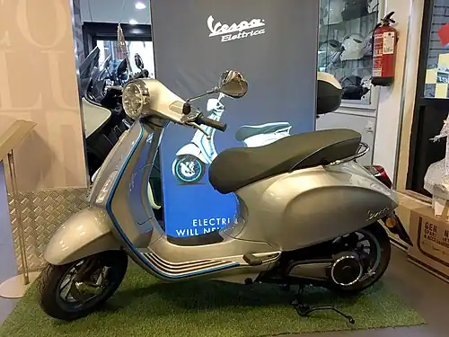 Vespa elektrická (2019)