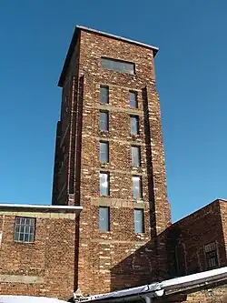 Rudá věž smrti v lágru Vykmanov