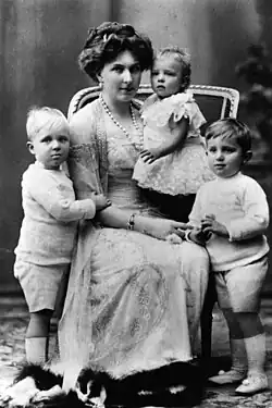 Victoria Eugenie s dětmi