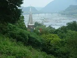 Řeka poblíž Harpers Ferry v Západní Virginii