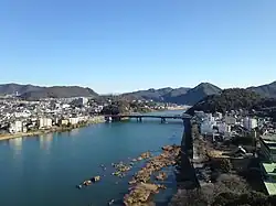 Pohled na řeku Kiso z hradu Inujama