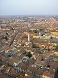 Střed města z věže dómu (Torazzo)