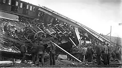Zničené lokomotivy a vagony při nehodě ve Vigerslevu v roce 1919
