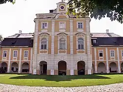 Průčelí, pohled od severovýchodu