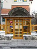 Detail vstupní branky a klenby nad vchodem
