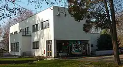 Vila od arch. Gočára nyní tzv. "Jednička".jpg