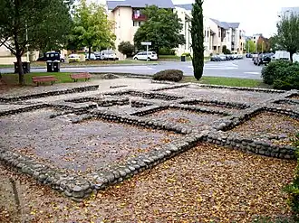 Základy římské vilyRadnice v Tarbes