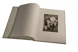 Visual Archives of Kulwant Roy- Gandhi Collection, vydáno bylo 200 kopií