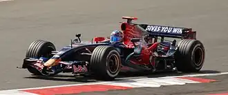 Vitantonio Liuzzi řídící vůz STR2 při Grand Prix Velké Británie 2007.