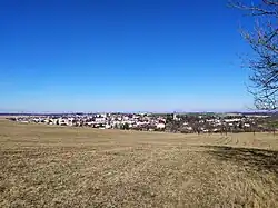 Vítkovská vrchovina, pohled na město Vítkov z Letního kopce (544 m n. m.)