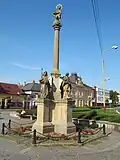 Vizovice, náměstí, sloup.jpg
