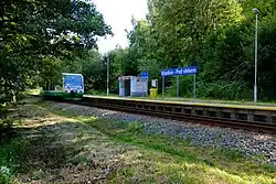 Do zastávky Kraslice-Pod vlekem přijíždí vlak od Kraslic.