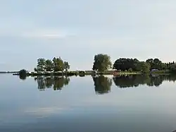 Vodní nádrž od kempu u České Skalice