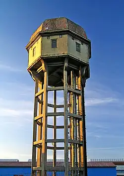 Věžový vodojem sklárny Splintex