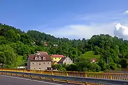 Vojkovice z mostu přes Ohři