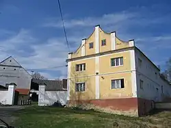 Vojnice (okr. Strakonice), čp. 39, zámek od východu.JPG