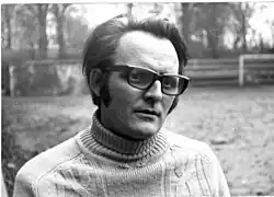 Vojtěch Vacke za Slováckým divadlem