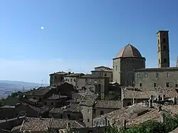 Jižní strana města s baptisteriem