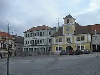 Stará a nová budova radnice