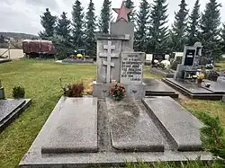 Vrčeň, pomník rudoarmějců.jpg