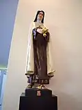 Socha v interiéru kostela