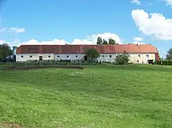 Dvůr Vršovice, čp. 2