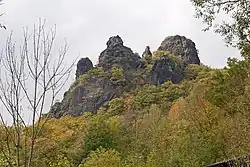 Pohled na vrcholové skály od Babětína