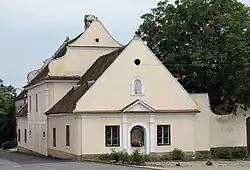 Vratěnín, panský dům čp. 1 (2017-07-27; 01).jpg