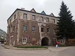 Vrchlabí, dům Rozkročák.JPG